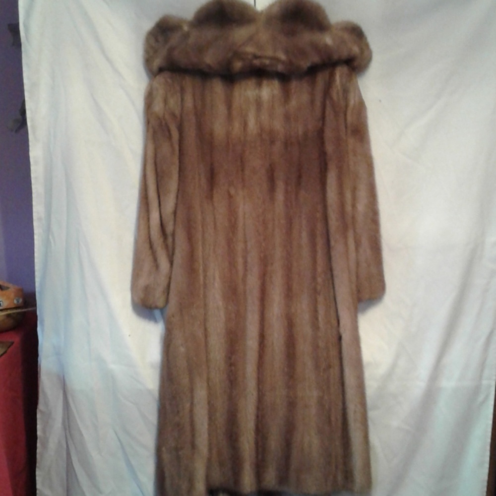 Mink coat - Picture 4 of 8